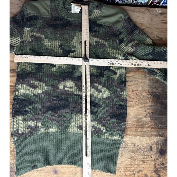 Vintage Cabelas Commando Sweater Mens S Green Wool Elbow Patch Camo England - Picture 5 of 5